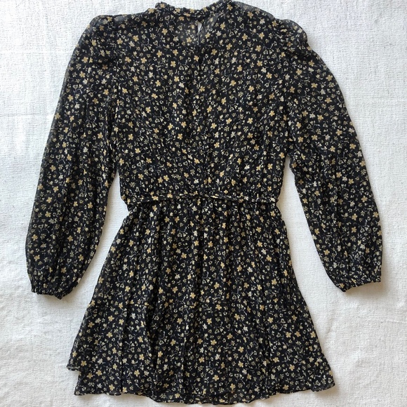 Dresses & Skirts - EVER NEW/MELBOURNE FLORAL DRESS.